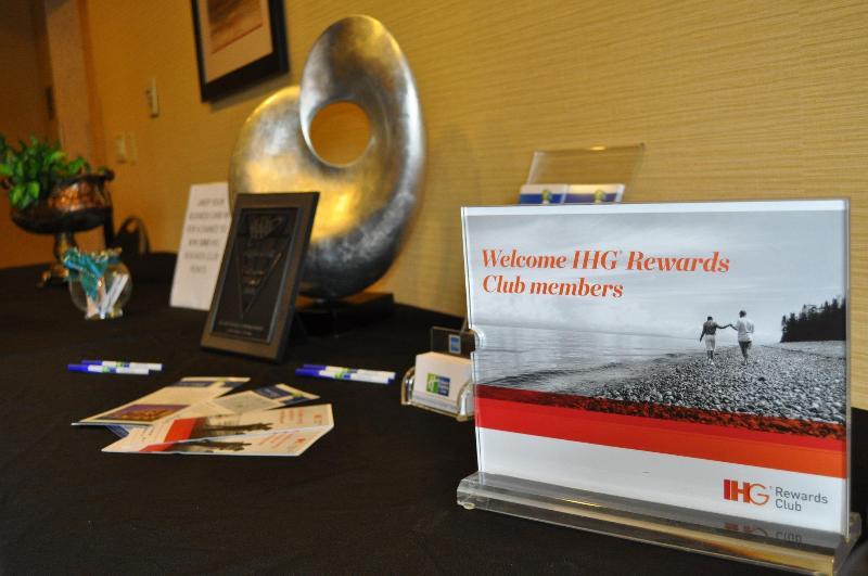 Holiday Inn Express Hotel & Suites Kansas City - Grandview By Ihg Exterior foto